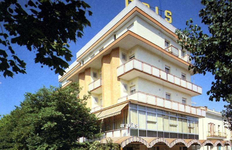 Apis Hotel 3*