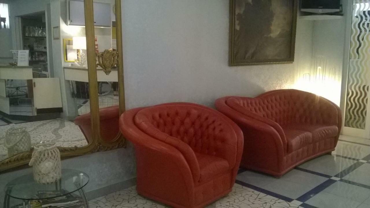 Record Aparthotel