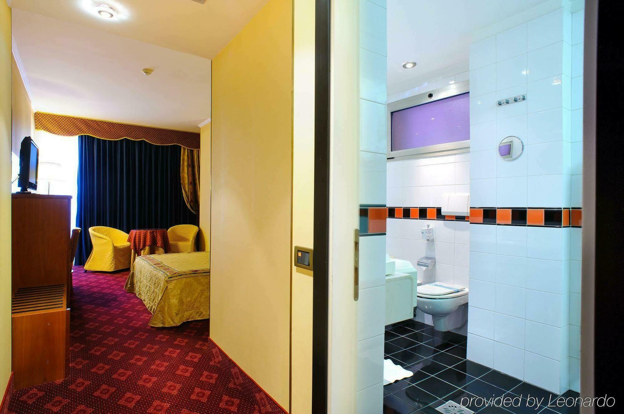 Admiral Art Hotel 4*
