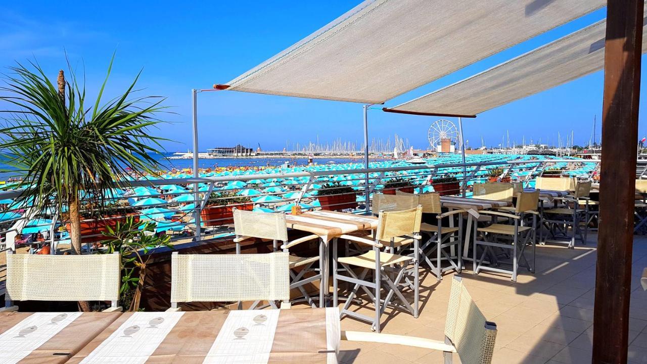 Hotel Paloma Front Chiringuitos Time Rimini