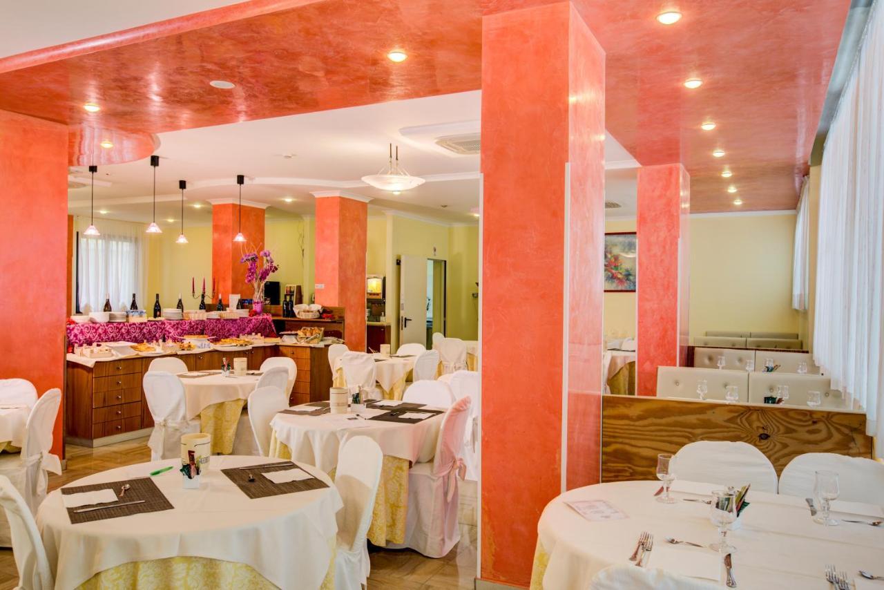 Dusseldorf Hotel 3*