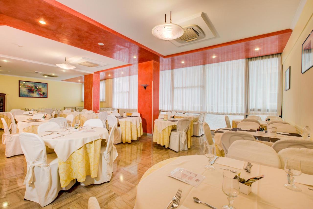 Dusseldorf Hotel 3*