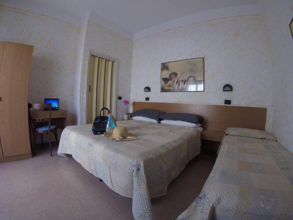 Albergo Rondine * Rimini