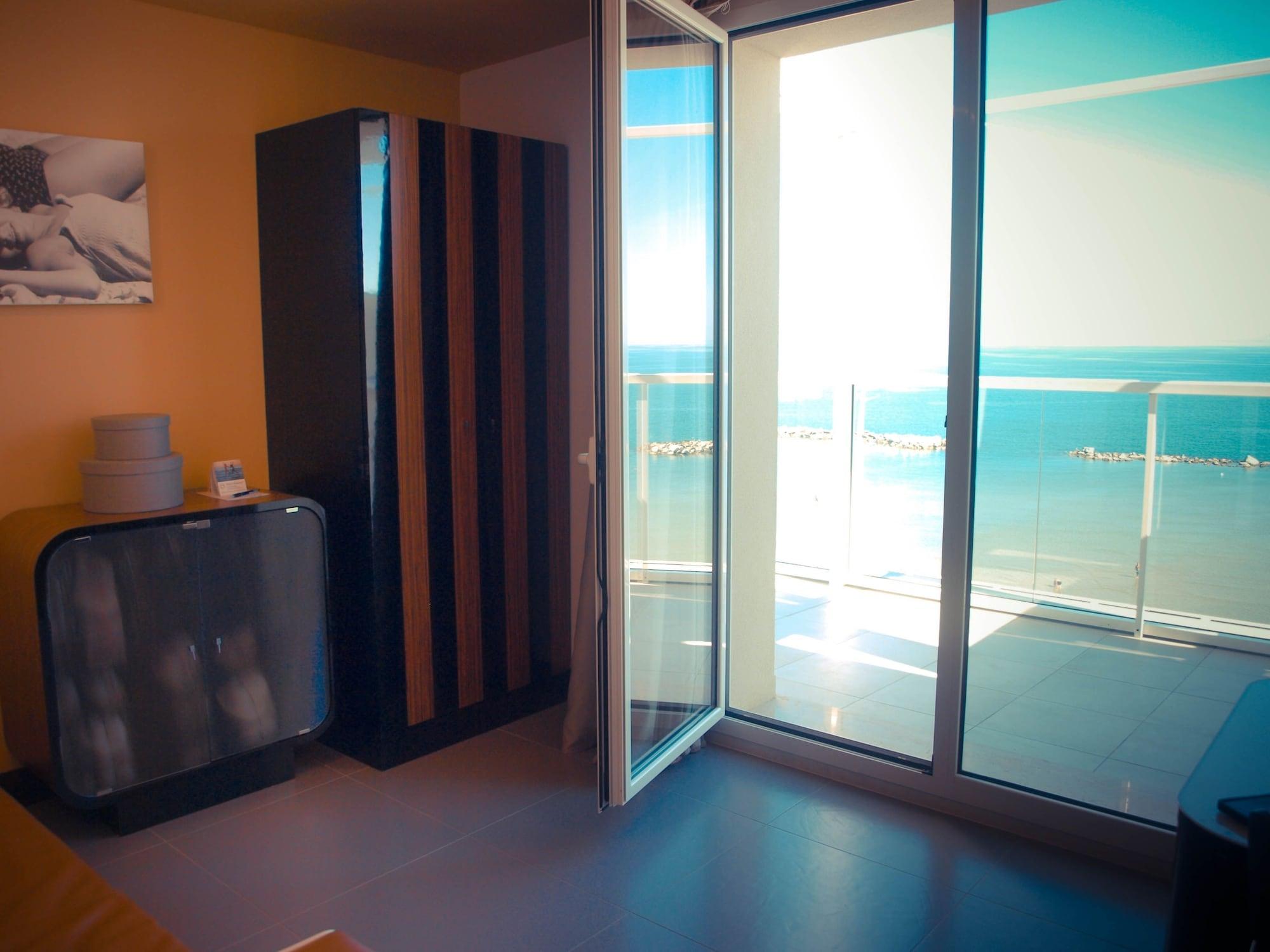 Terminus Aparthotel 4*