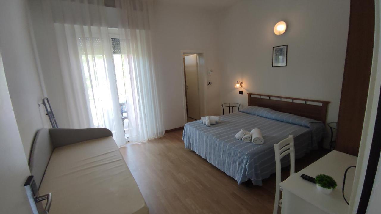 Elisa 3*