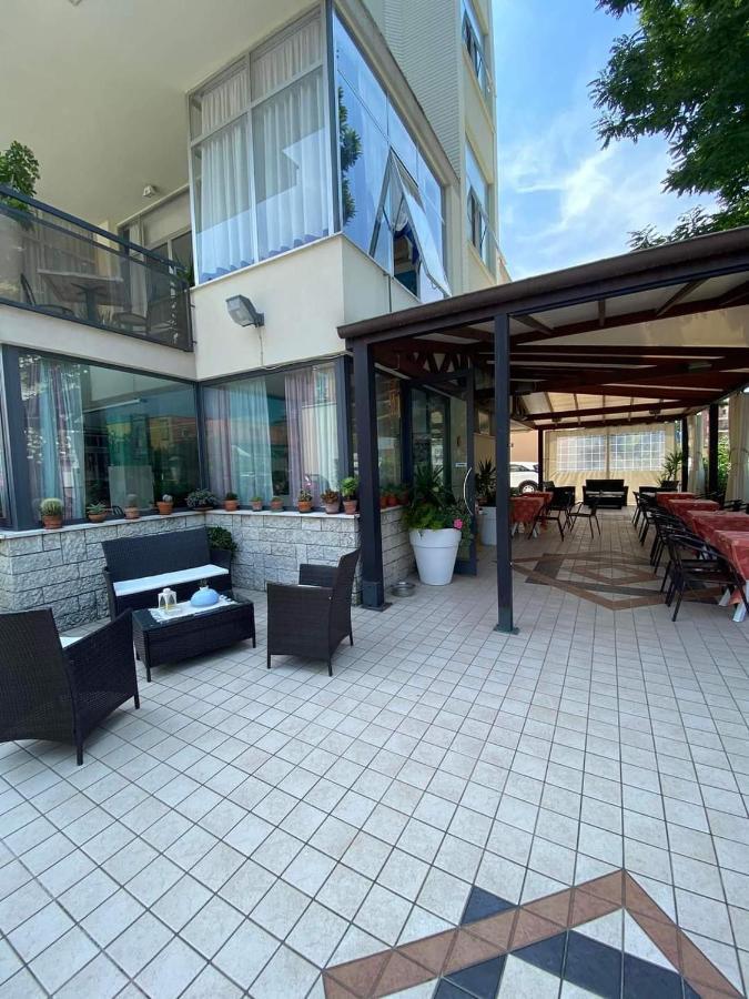 Goldene Rose Hotel