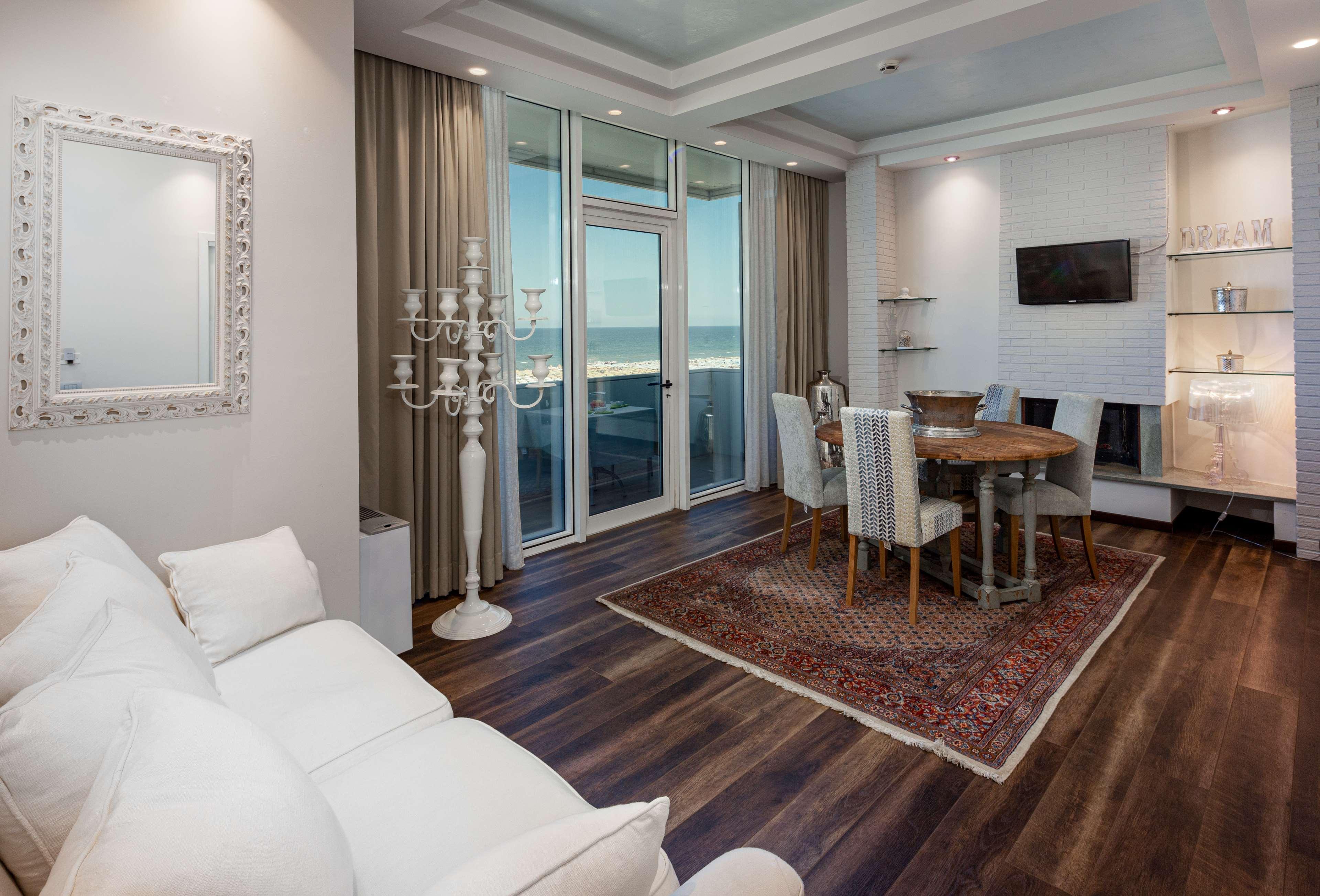Western Maison B 4*