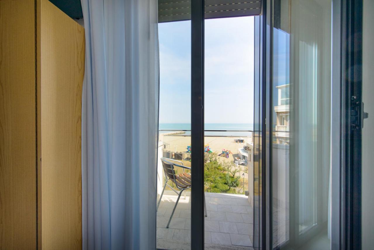 Hotel Paloma Front Chiringuitos Time 3*