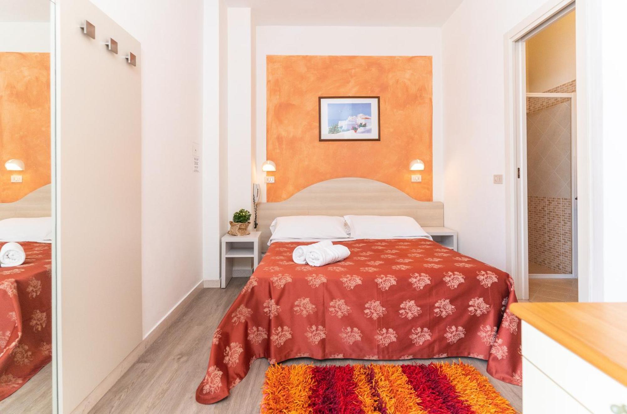 Dusseldorf Hotel 3*