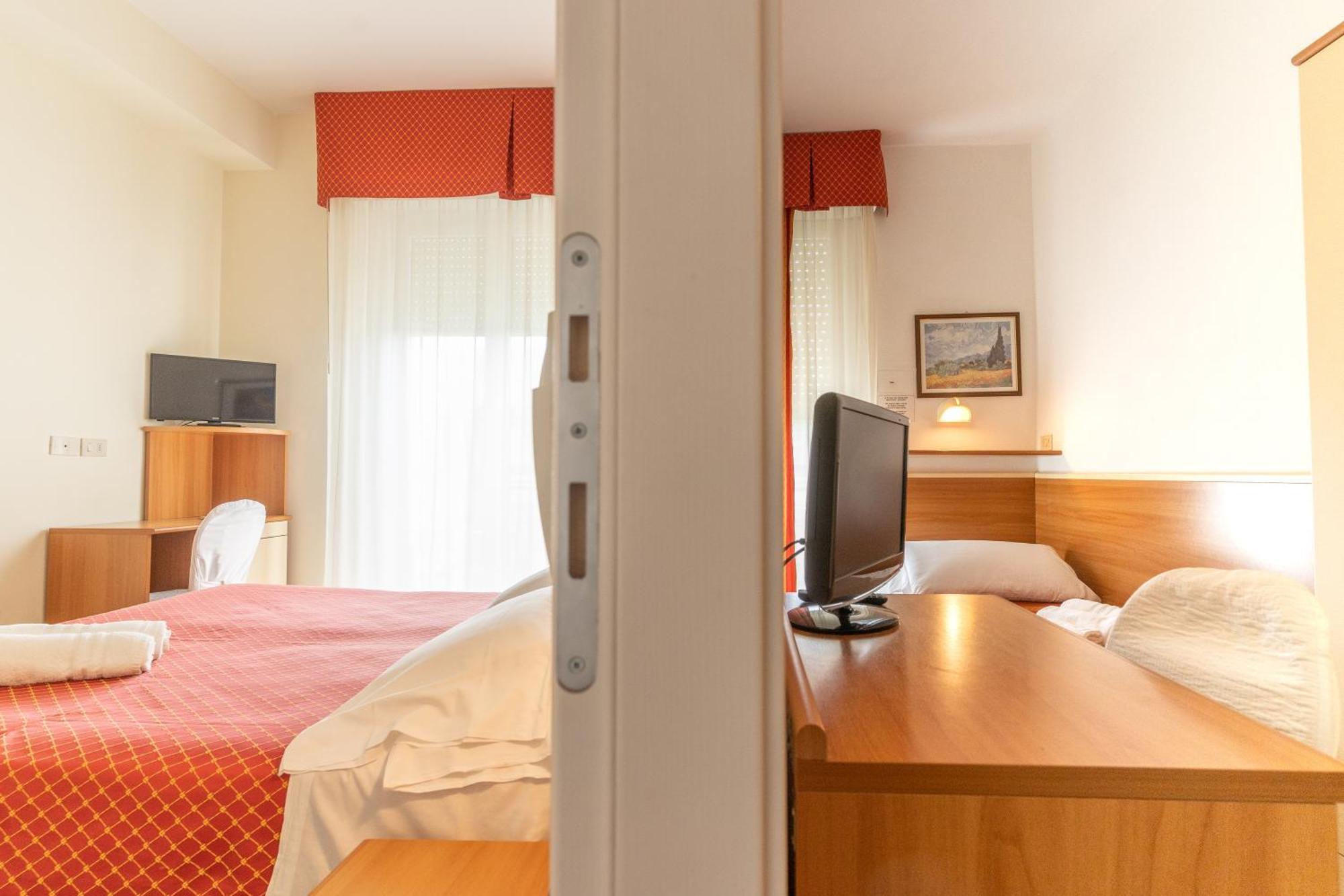 Dusseldorf 3*