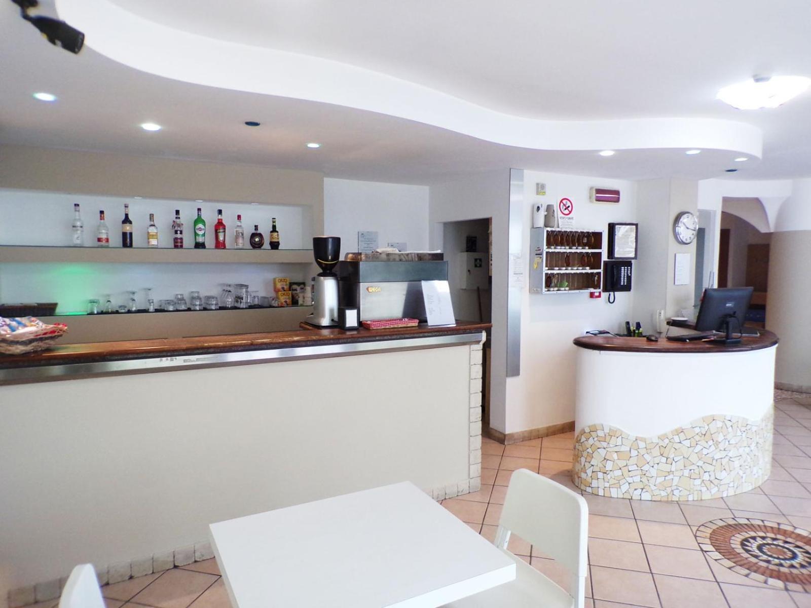 Frida Hotel *