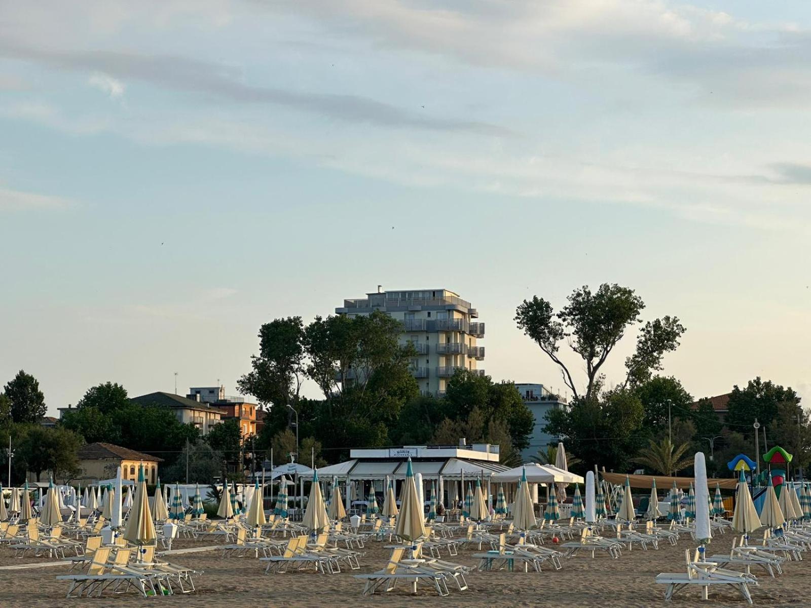 Neyra Beach 3*