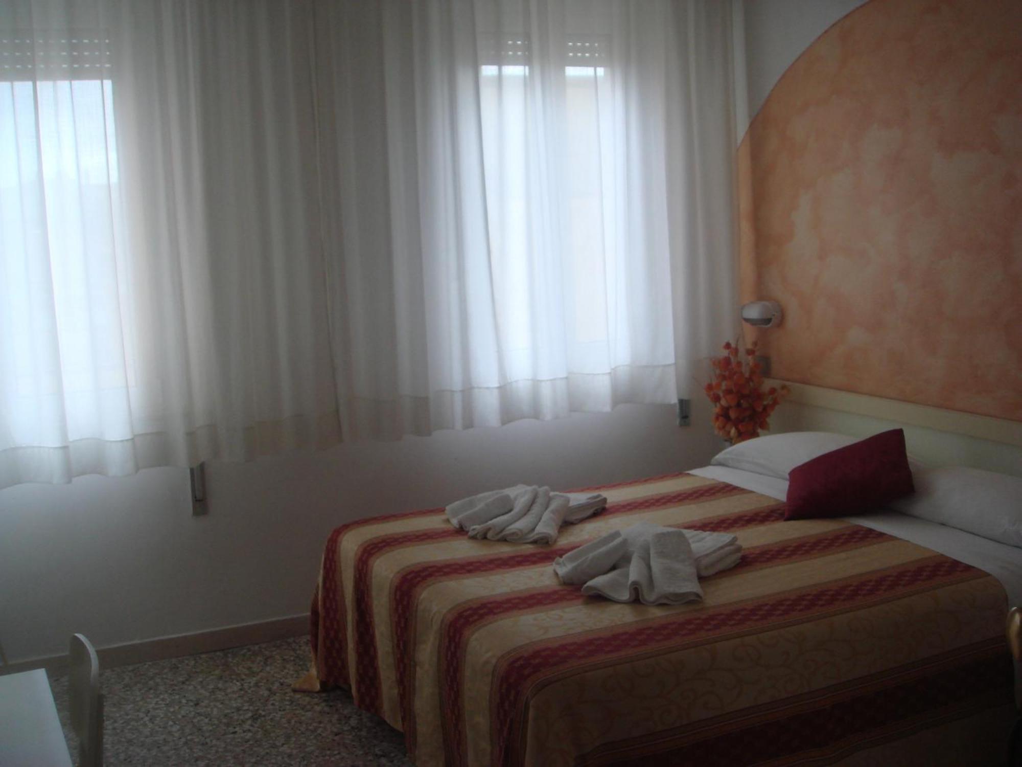 Hotel Arcade 3*