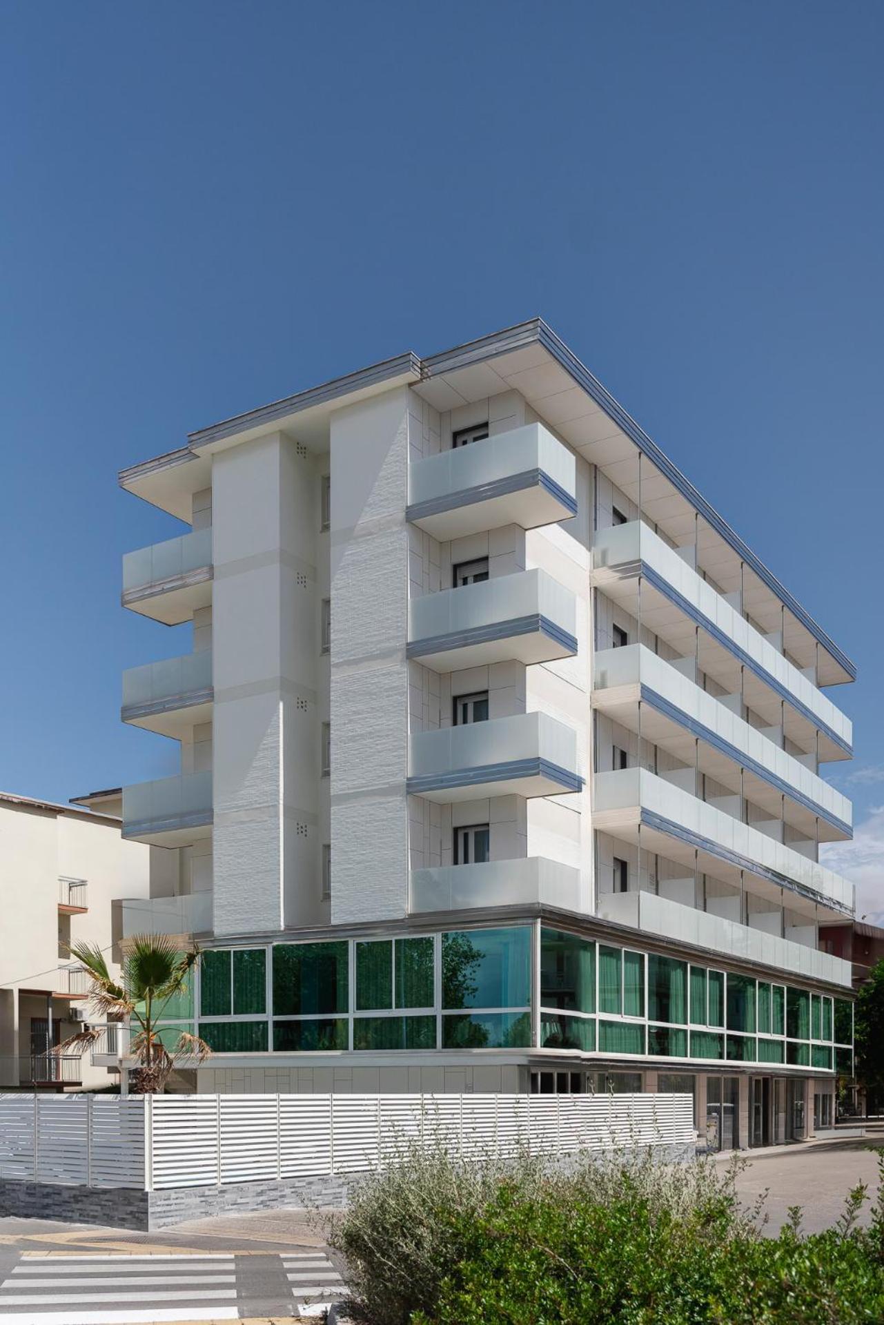 Ervill Hotel 3*