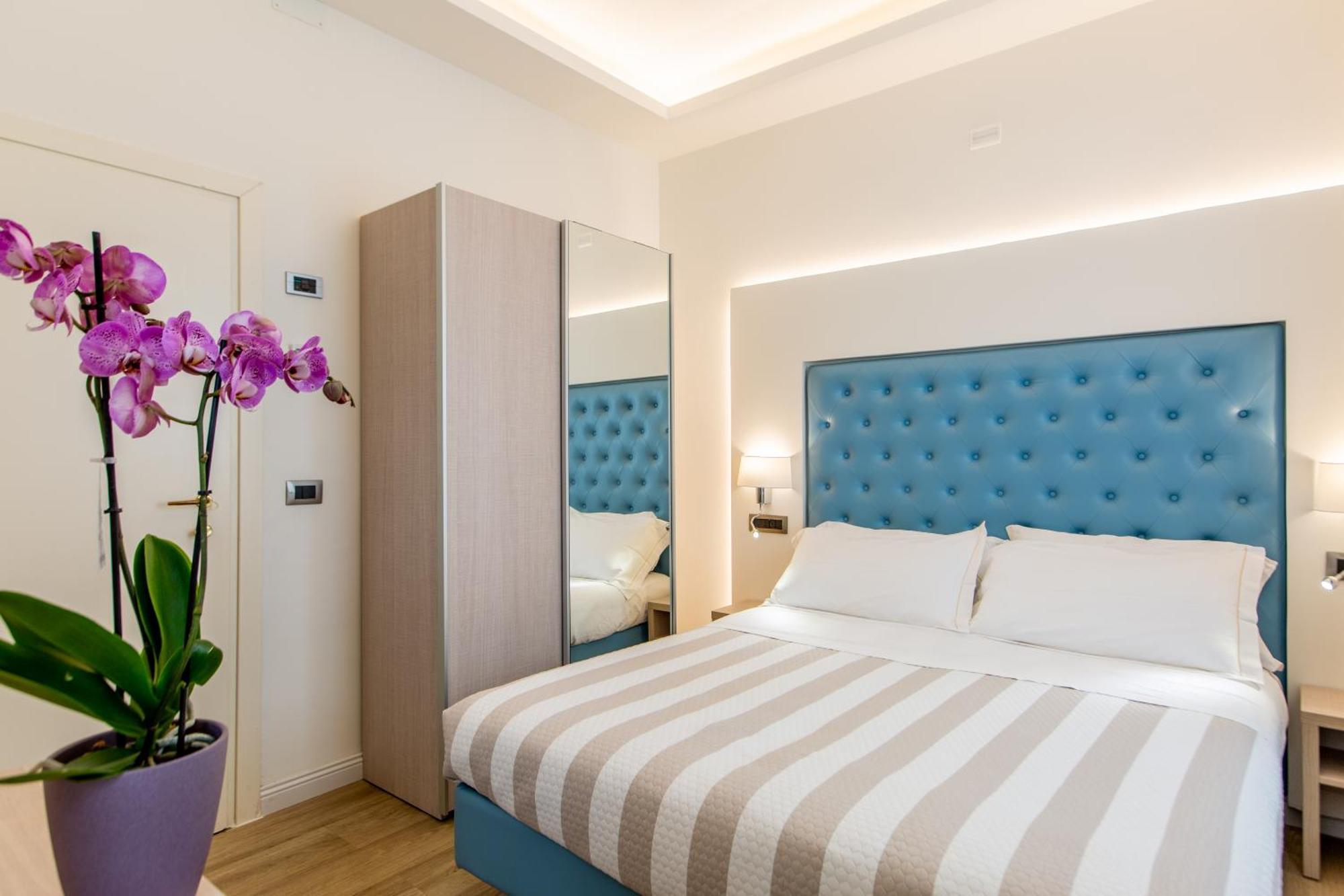 Italia Boutique Hotel 3*