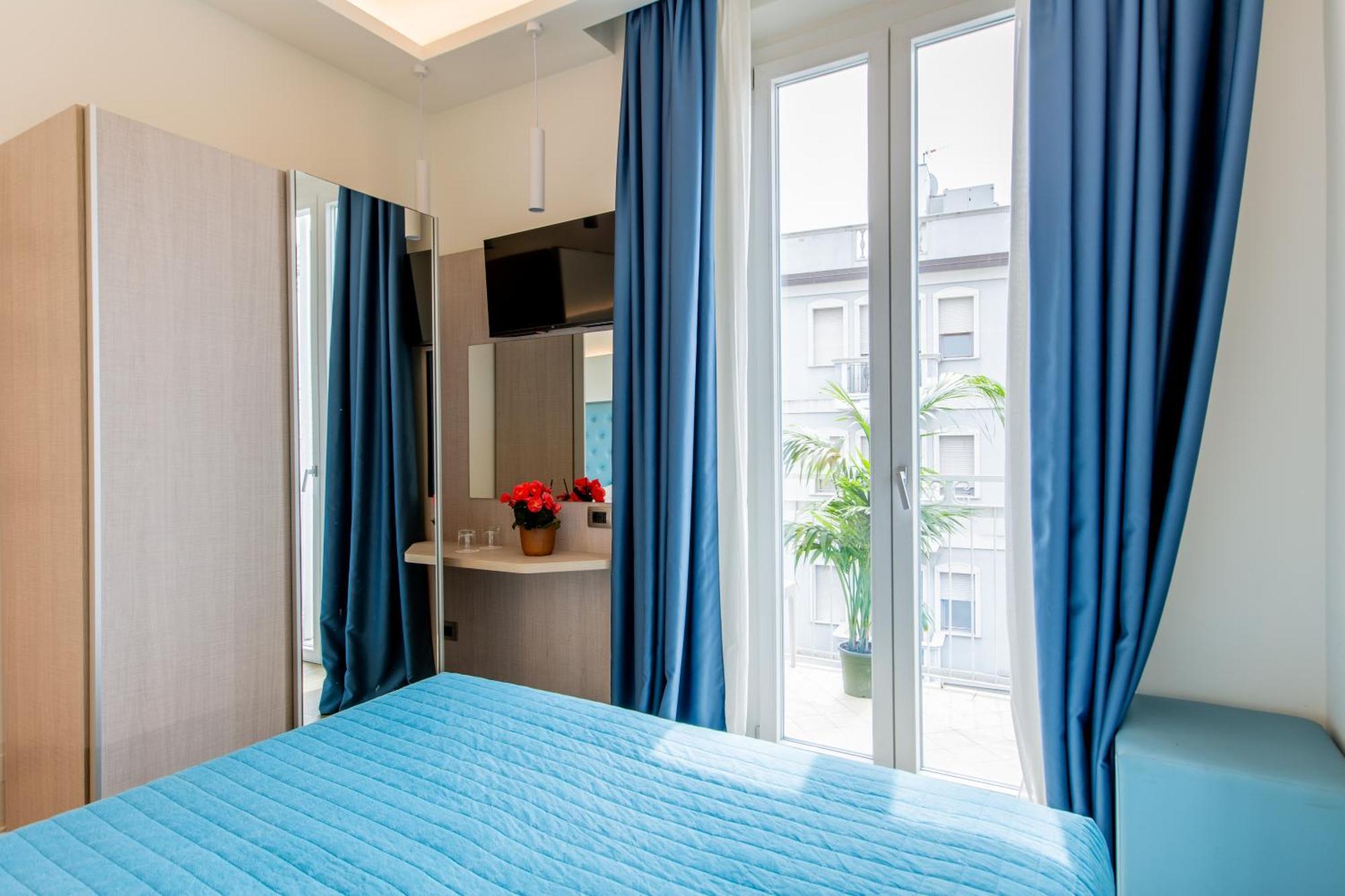 Italia Boutique Hotel 3*