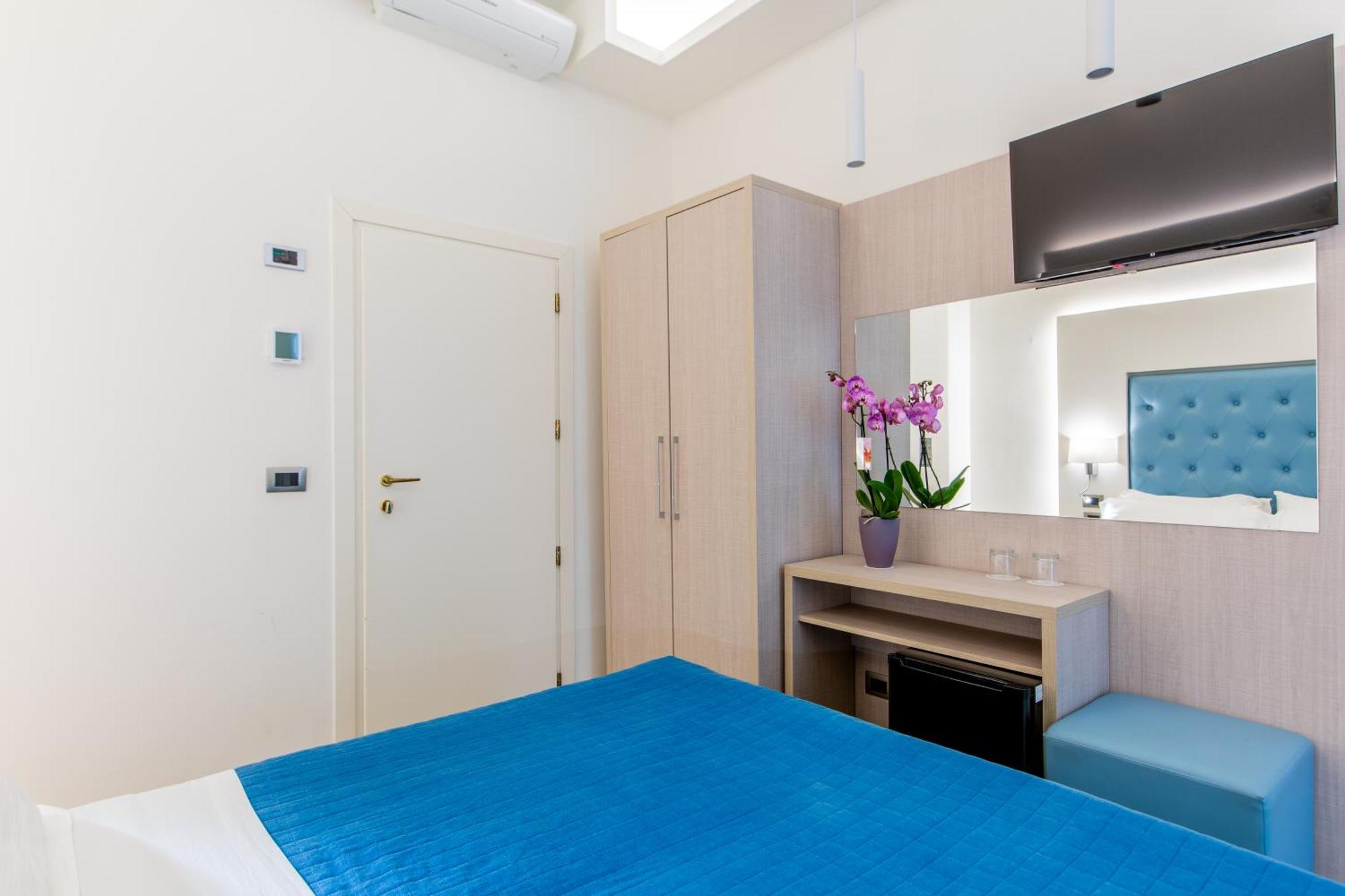 Italia Boutique Hotel 3*