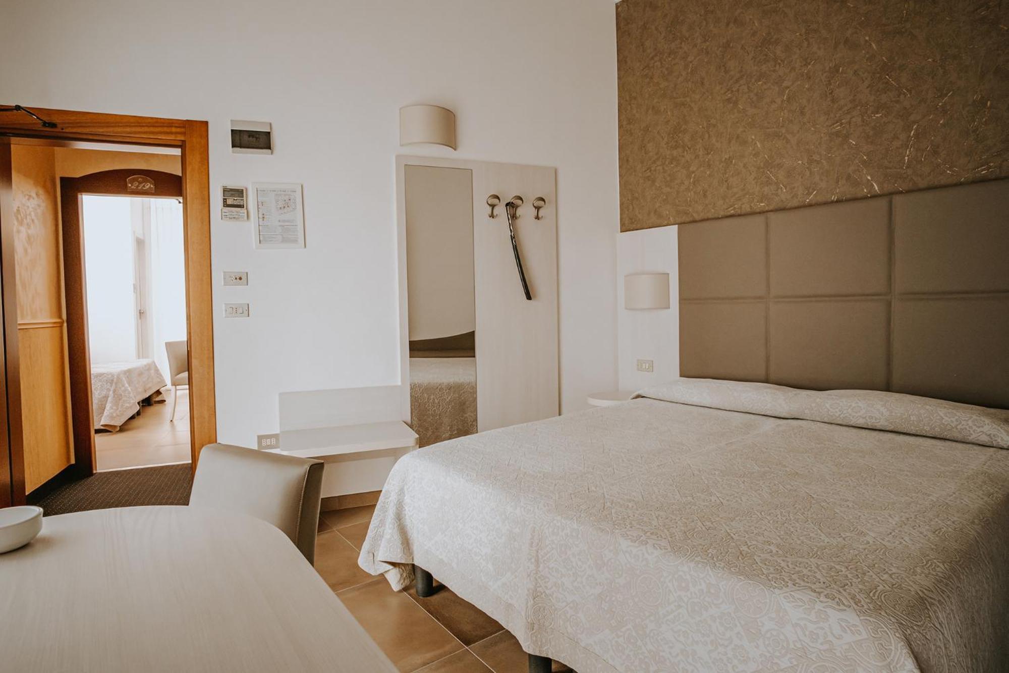 Hotel Gabriella 3*