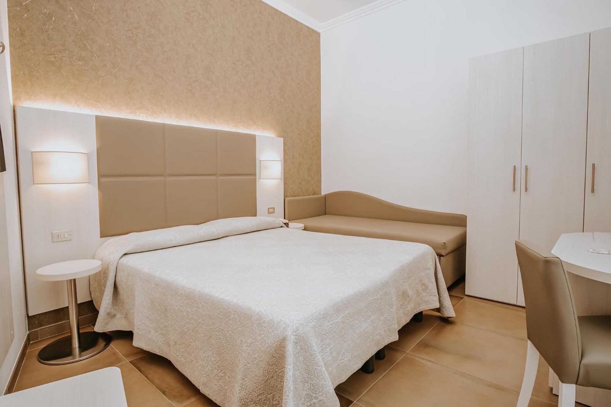 Hotel Gabriella 3*