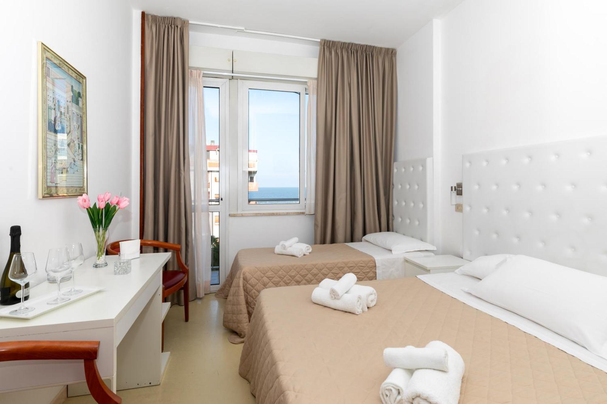 La Perla Hotel