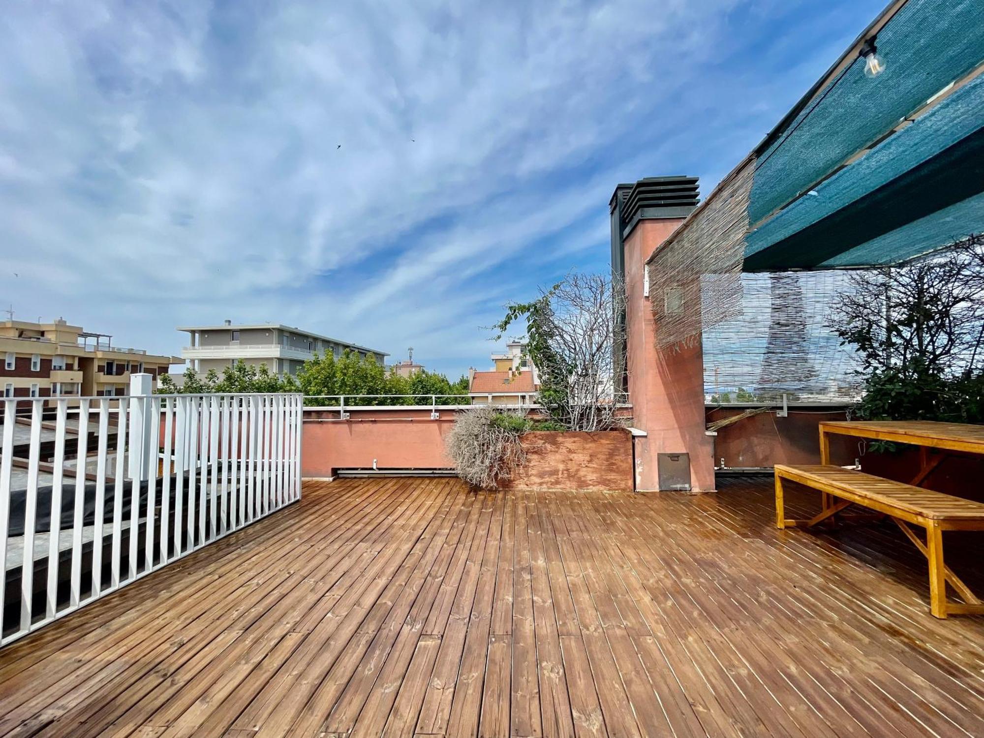 Attico Con Garage E Ampia Terrazza Privata Apartment