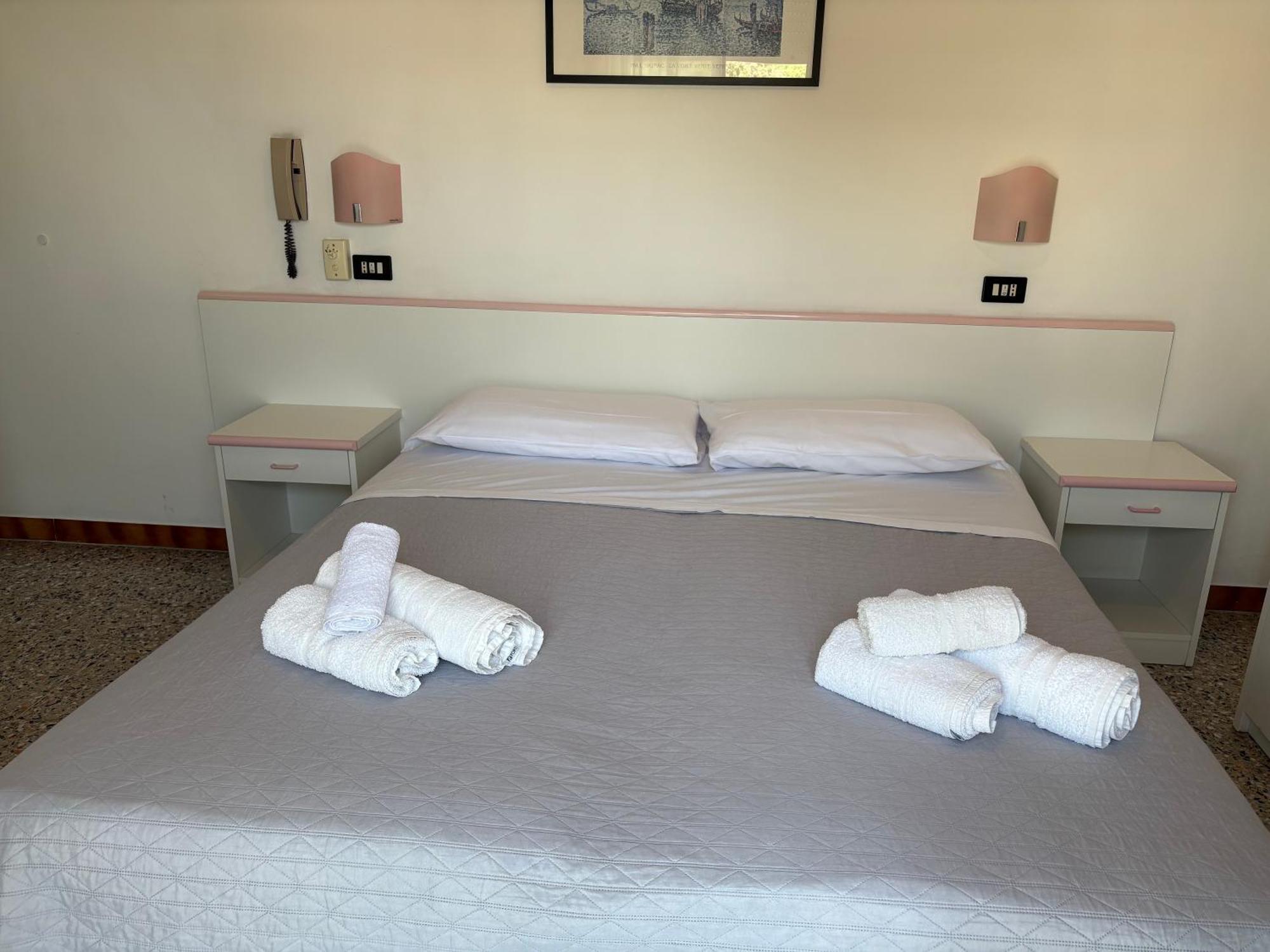Hotel Rosy 3*