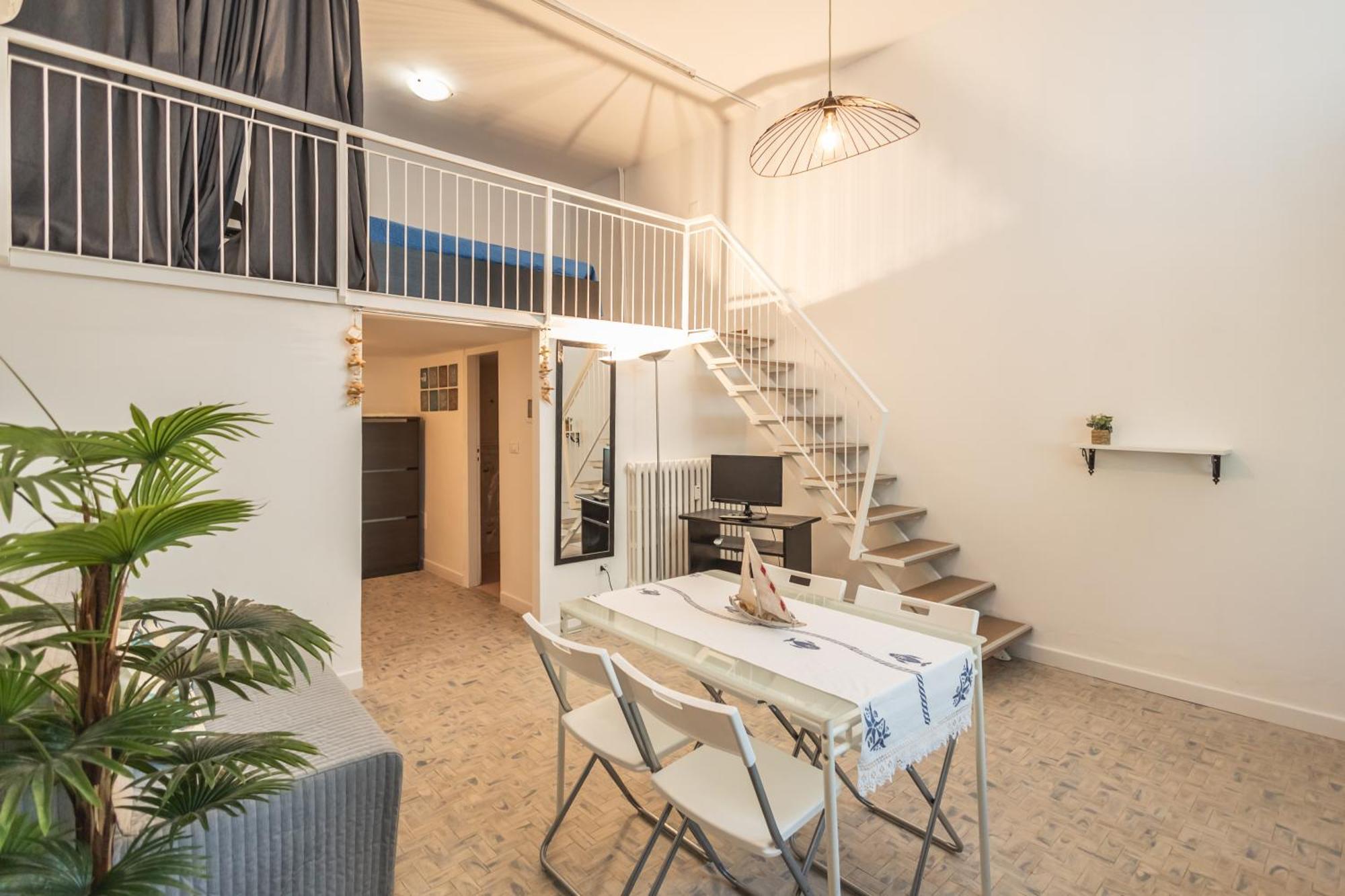 Appartamento A 1 Min Dallla Spiaggia, Aria Condizionata, Parking, Wifi Appartamento *