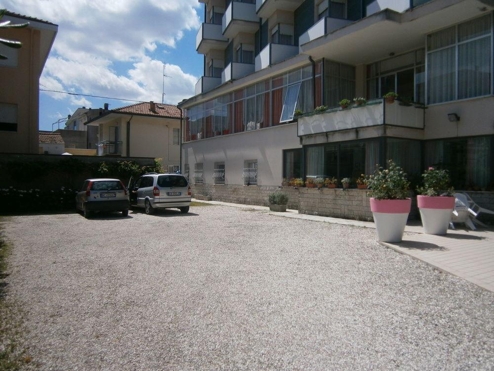 Goldene Rose Hotel