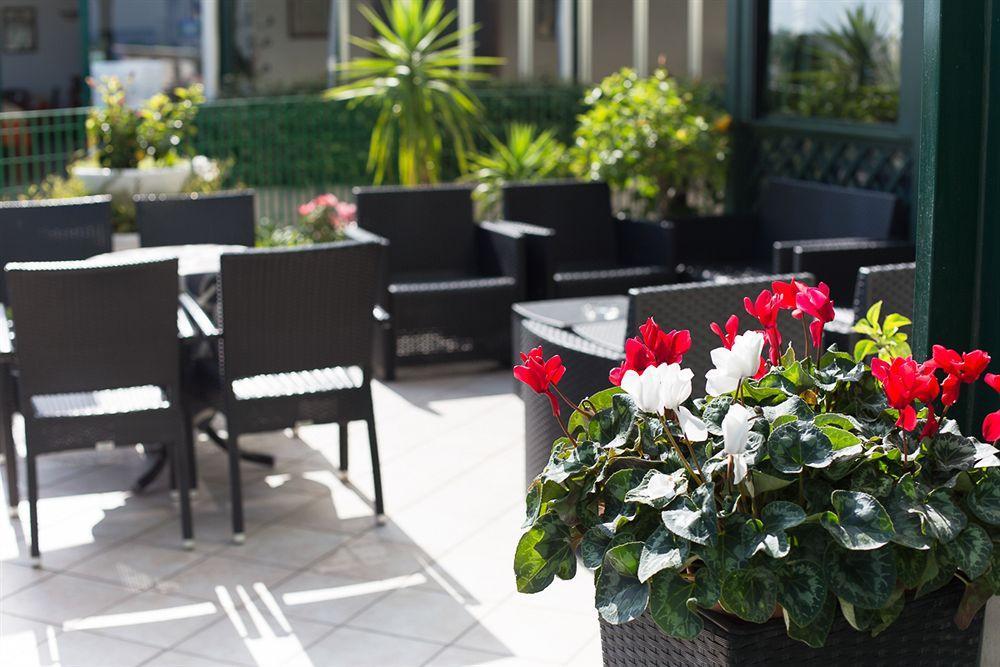 Emilia Hotel 3*