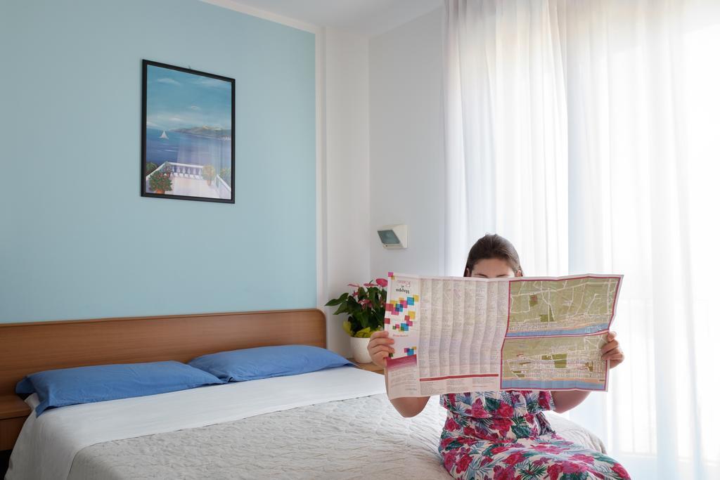 Hotel Emilia 3*
