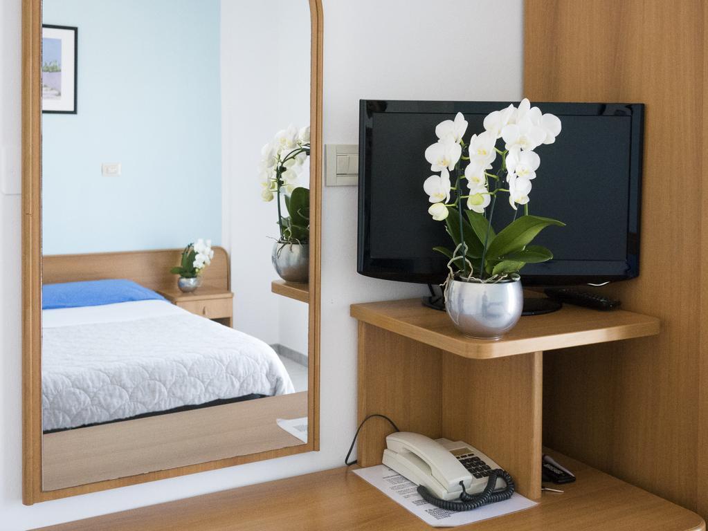 Emilia Hotel 3*