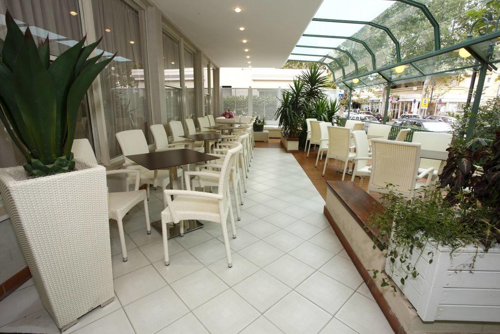 Aurea Hotel 3*