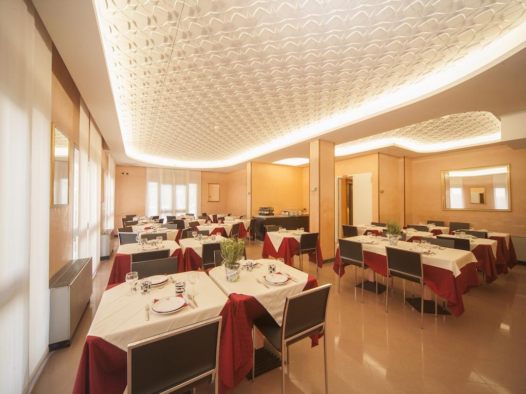 Manola Hotel 3*