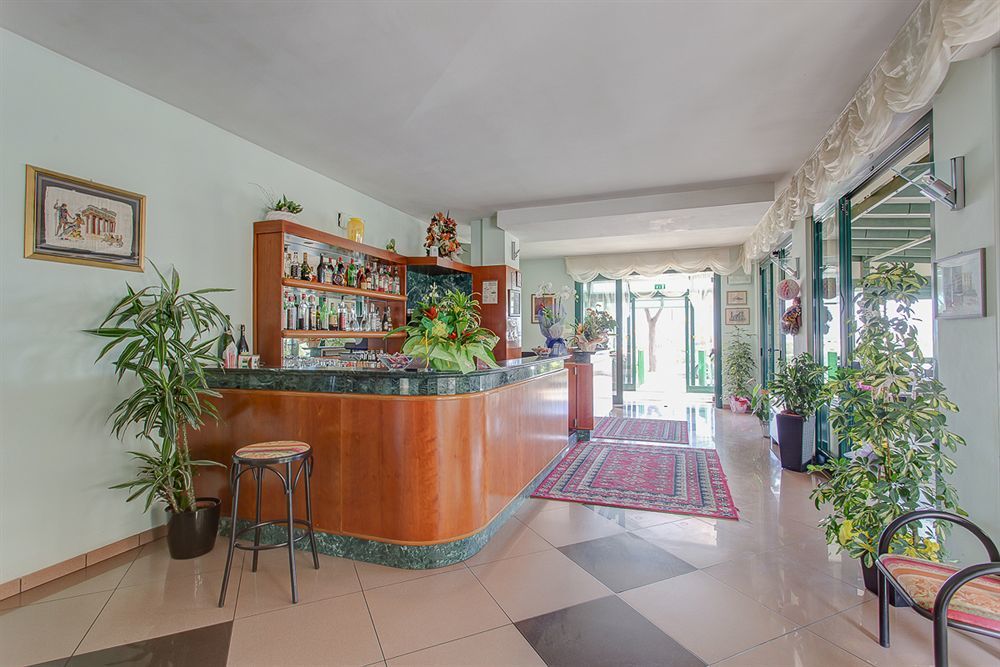 Emilia Hotel 3*