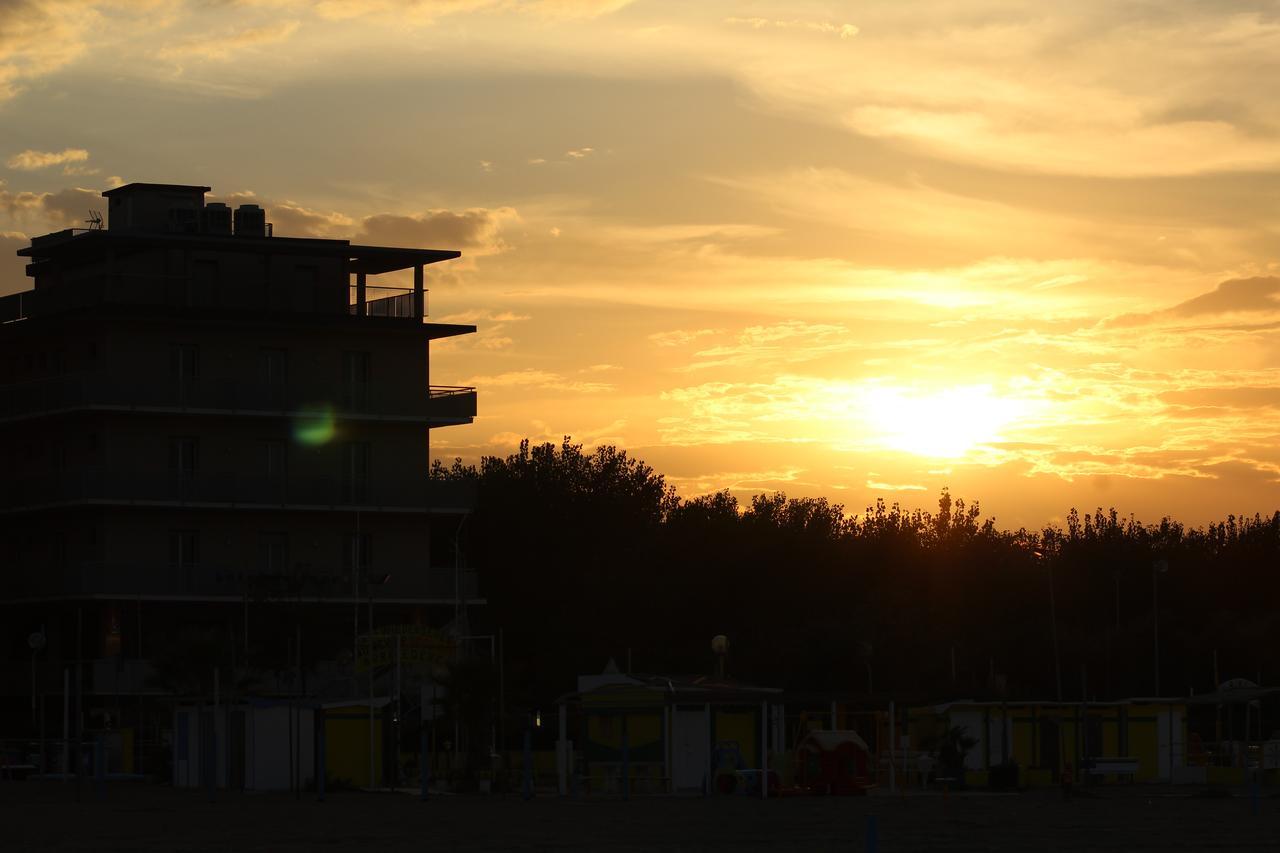 Tritone Hotel 3*