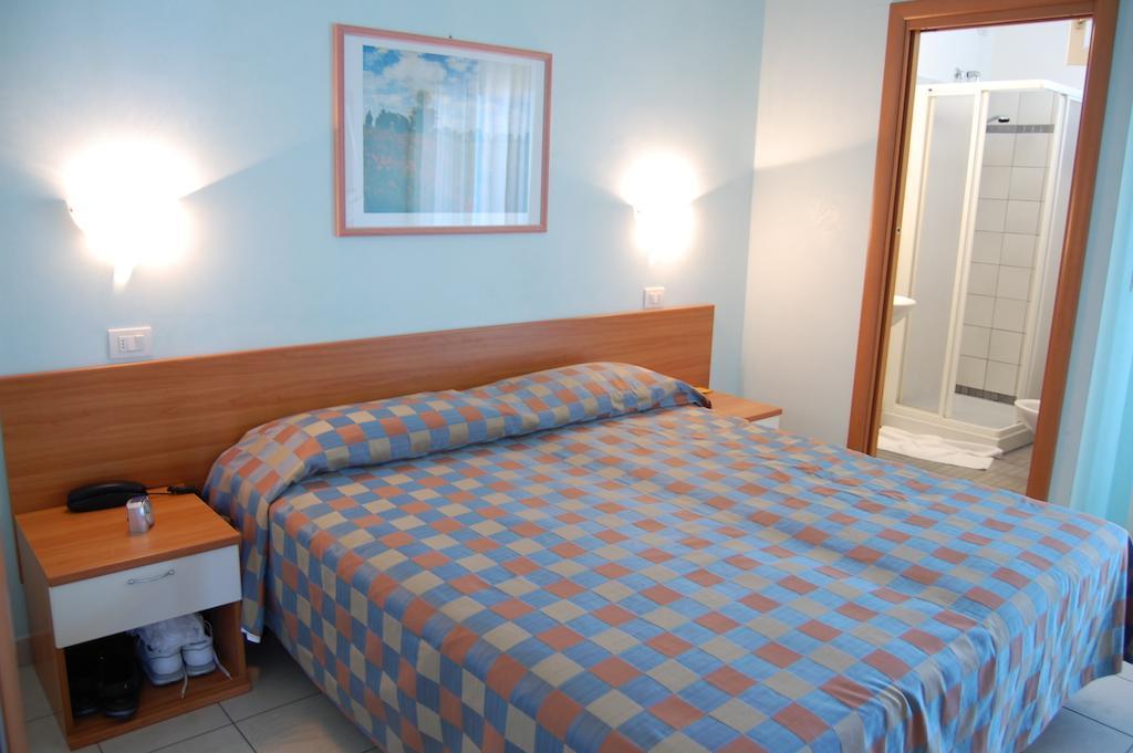 Hotel Iones 3*