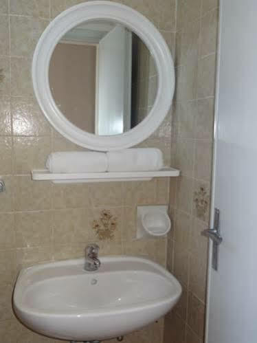 Hotel Britta 3*