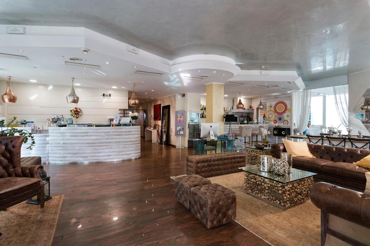 Western Maison B Hotel 4*